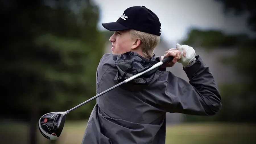 Steven tees off