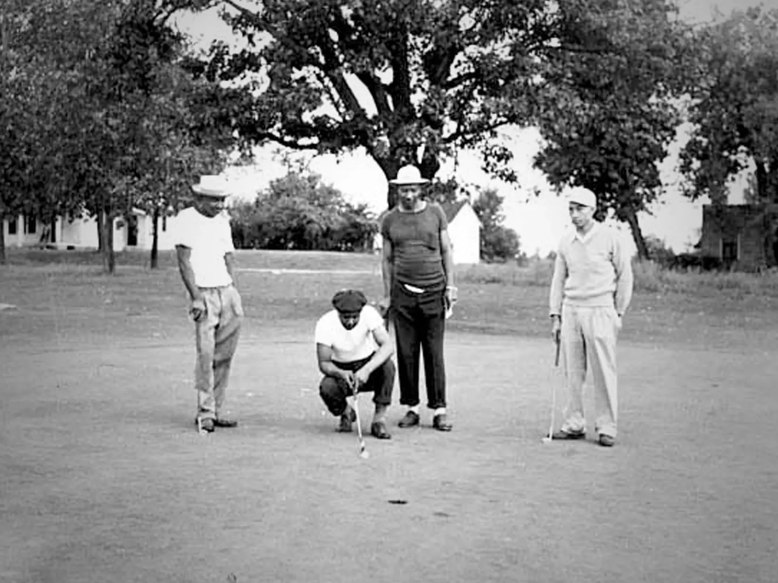 Twin City Golf Club founded