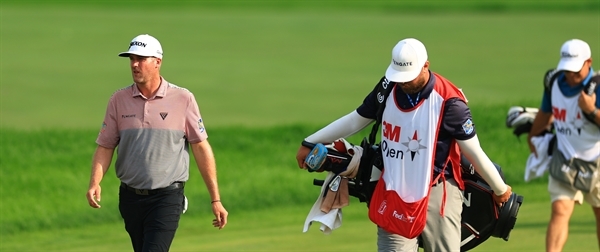 A 64 Gives Candian Pendrith 36-Hole Lead at 3M Open